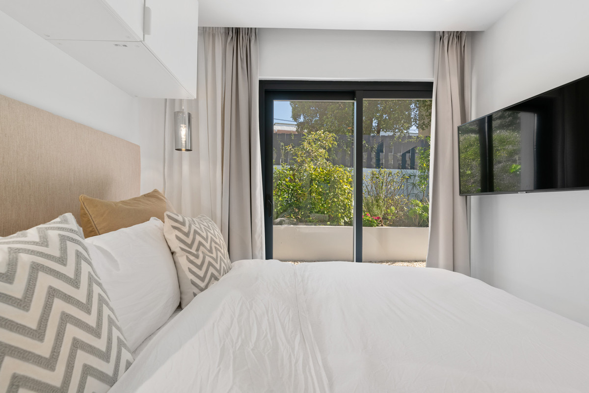 4 Bed Townhouse for sale in Nueva Andalucía Costa Del Sol, Málaga, Spain