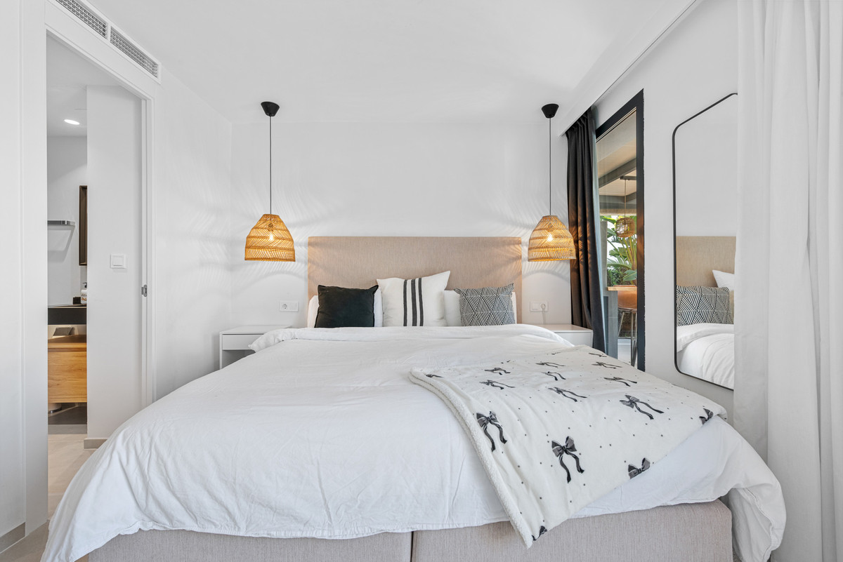 4 Bed Townhouse for sale in Nueva Andalucía Costa Del Sol, Málaga, Spain
