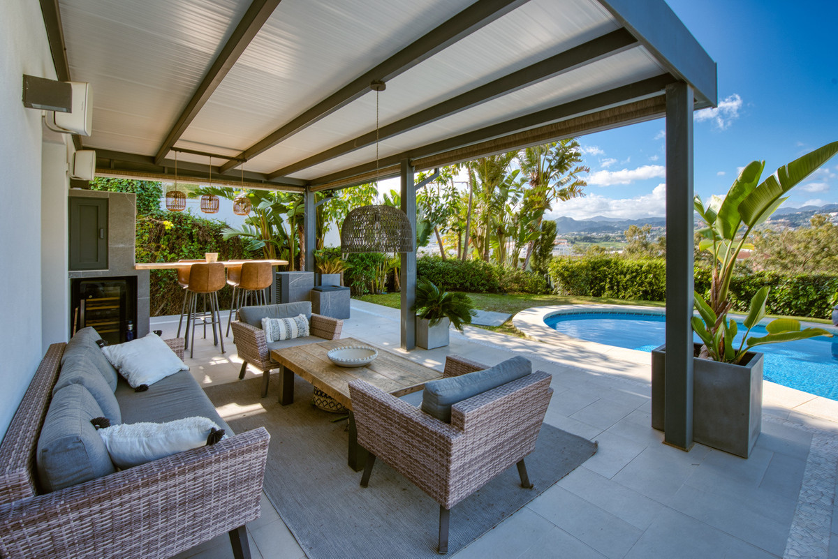 4 Bed Townhouse for sale in Nueva Andalucía Costa Del Sol, Málaga, Spain