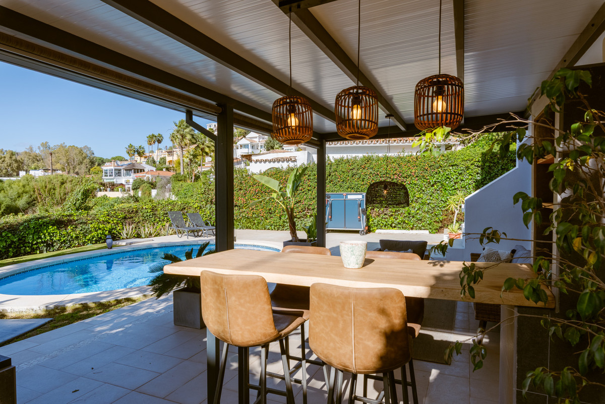 4 Bed Townhouse for sale in Nueva Andalucía Costa Del Sol, Málaga, Spain