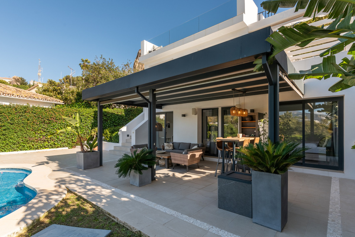 4 Bed Townhouse for sale in Nueva Andalucía Costa Del Sol, Málaga, Spain