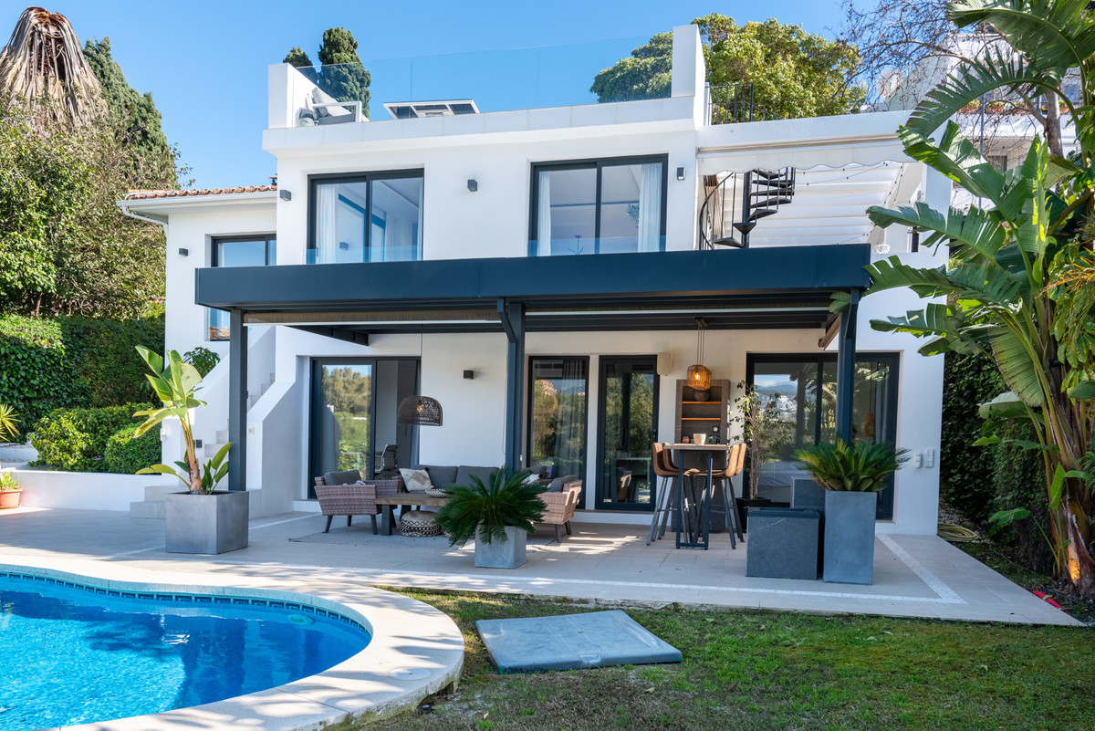 4 Bed Townhouse for sale in Nueva Andalucía Costa Del Sol, Málaga, Spain