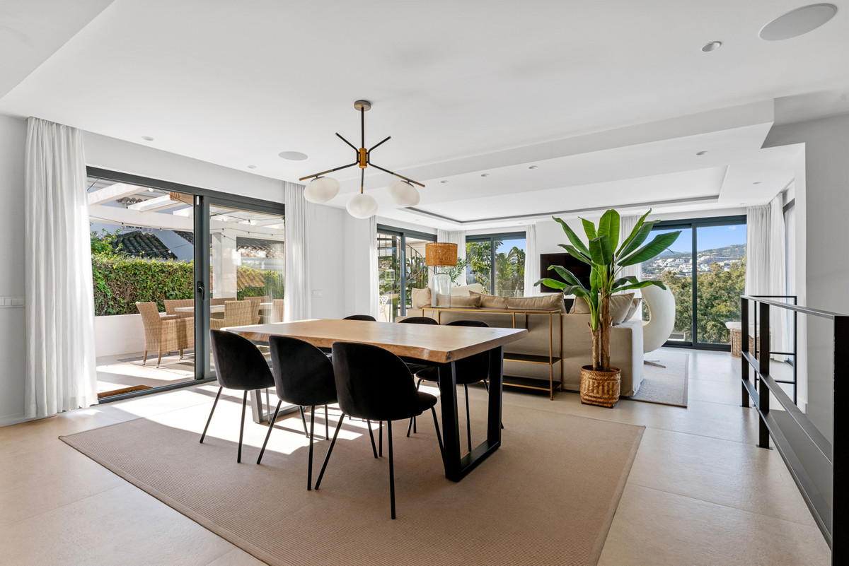 4 Bed Townhouse for sale in Nueva Andalucía Costa Del Sol, Málaga, Spain