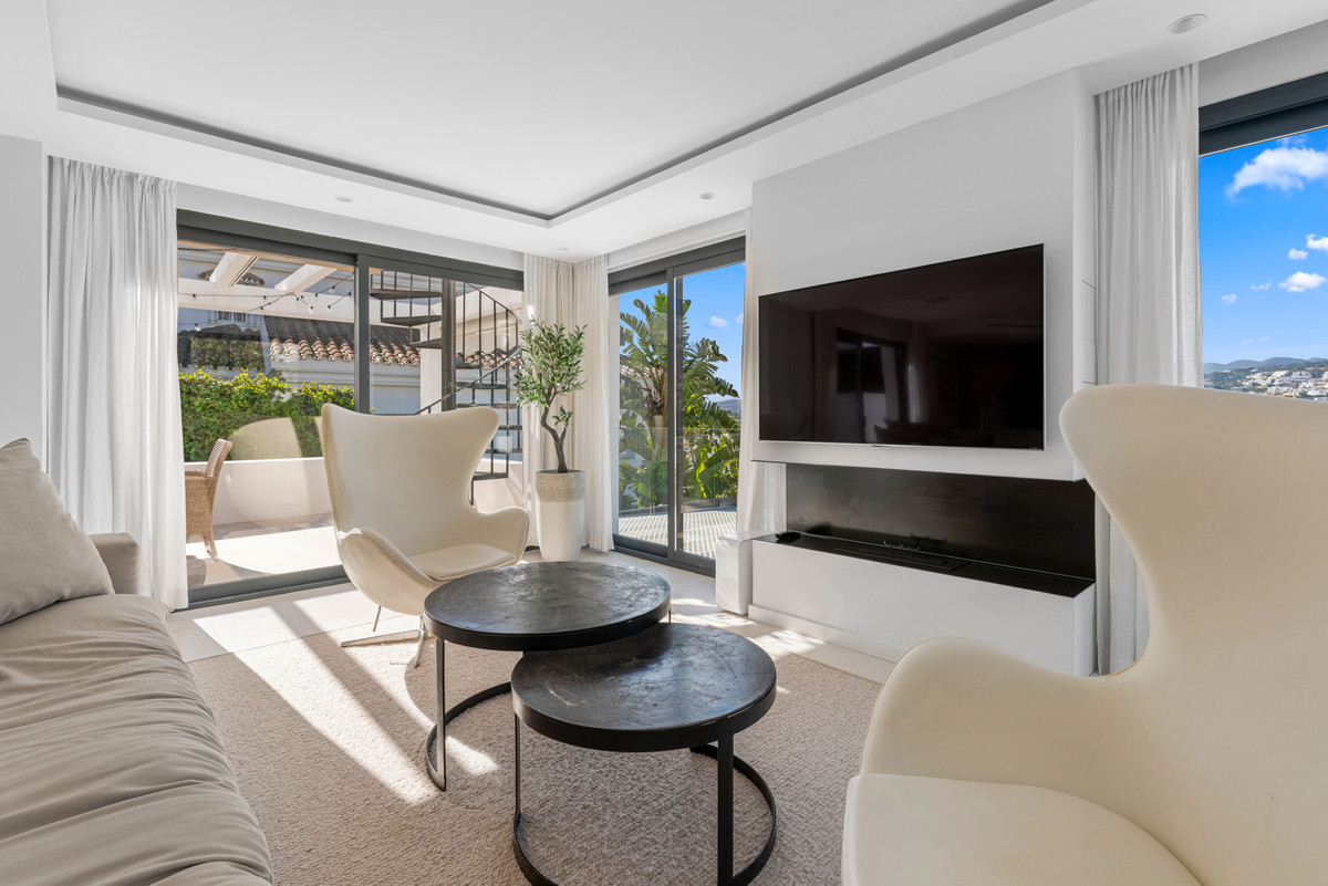 4 Bed Townhouse for sale in Nueva Andalucía Costa Del Sol, Málaga, Spain