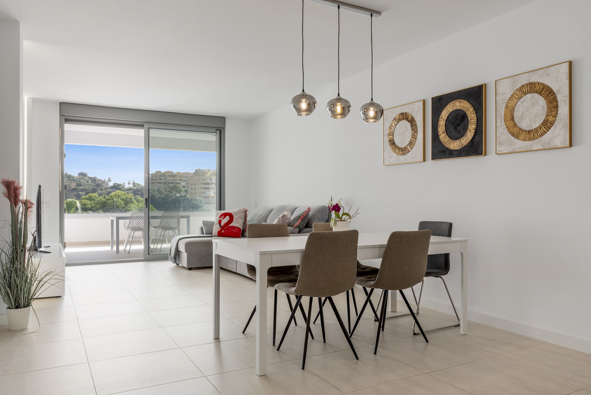 2 Bed Apartment for sale in Selwo Costa Del Sol, Málaga, Spain