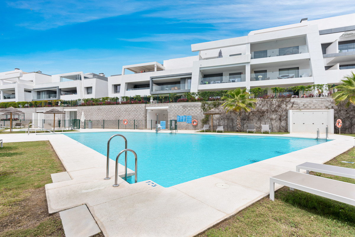 2 Bed Apartment for sale in Selwo Costa Del Sol, Málaga, Spain
