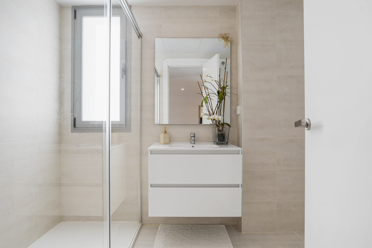 2 Bed Apartment for sale in Selwo Costa Del Sol, Málaga, Spain