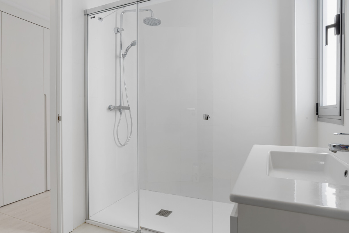 2 Bed Apartment for sale in Selwo Costa Del Sol, Málaga, Spain