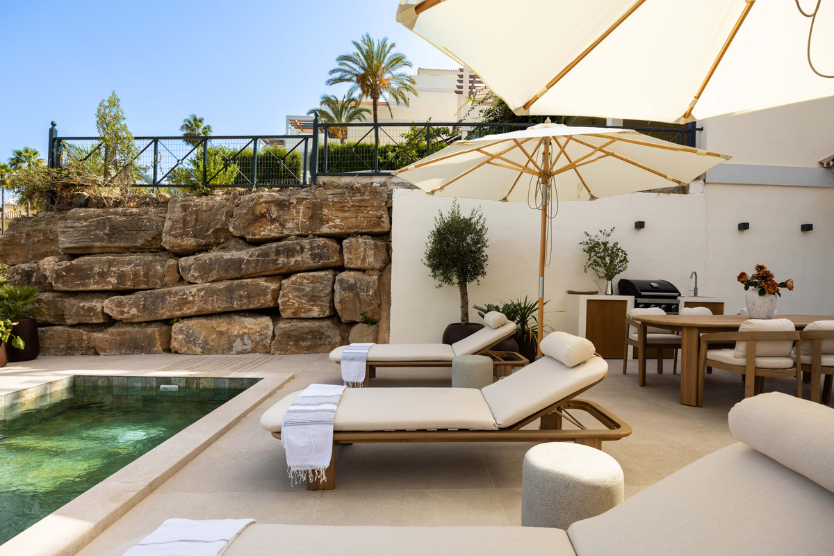 Se vende Apartamento Planta Media de 3 dormitorios en Costa Del Sol, Málaga, España