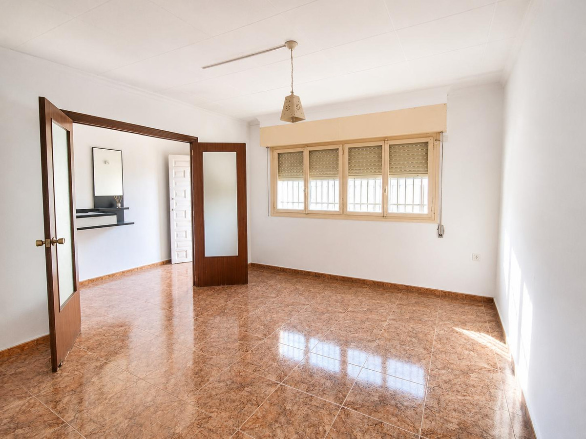 4 Bed Townhouse for sale in Pinoso Costa Blanca, Alicante, Spain
