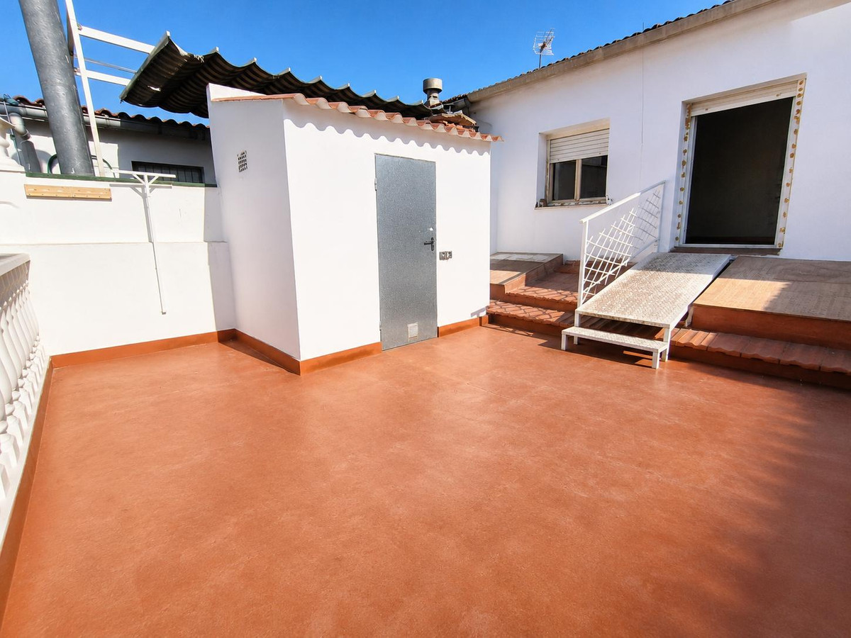 4 Bed Townhouse for sale in Pinoso Costa Blanca, Alicante, Spain