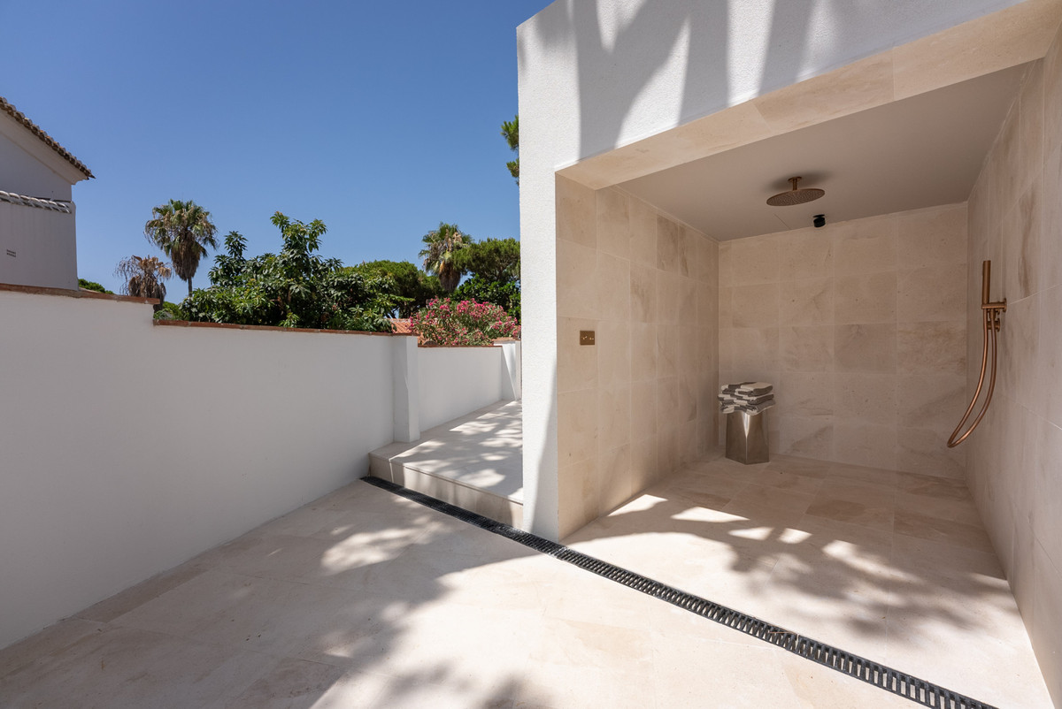 4 Bed Townhouse for sale in Calahonda Costa Del Sol, Málaga, Spain