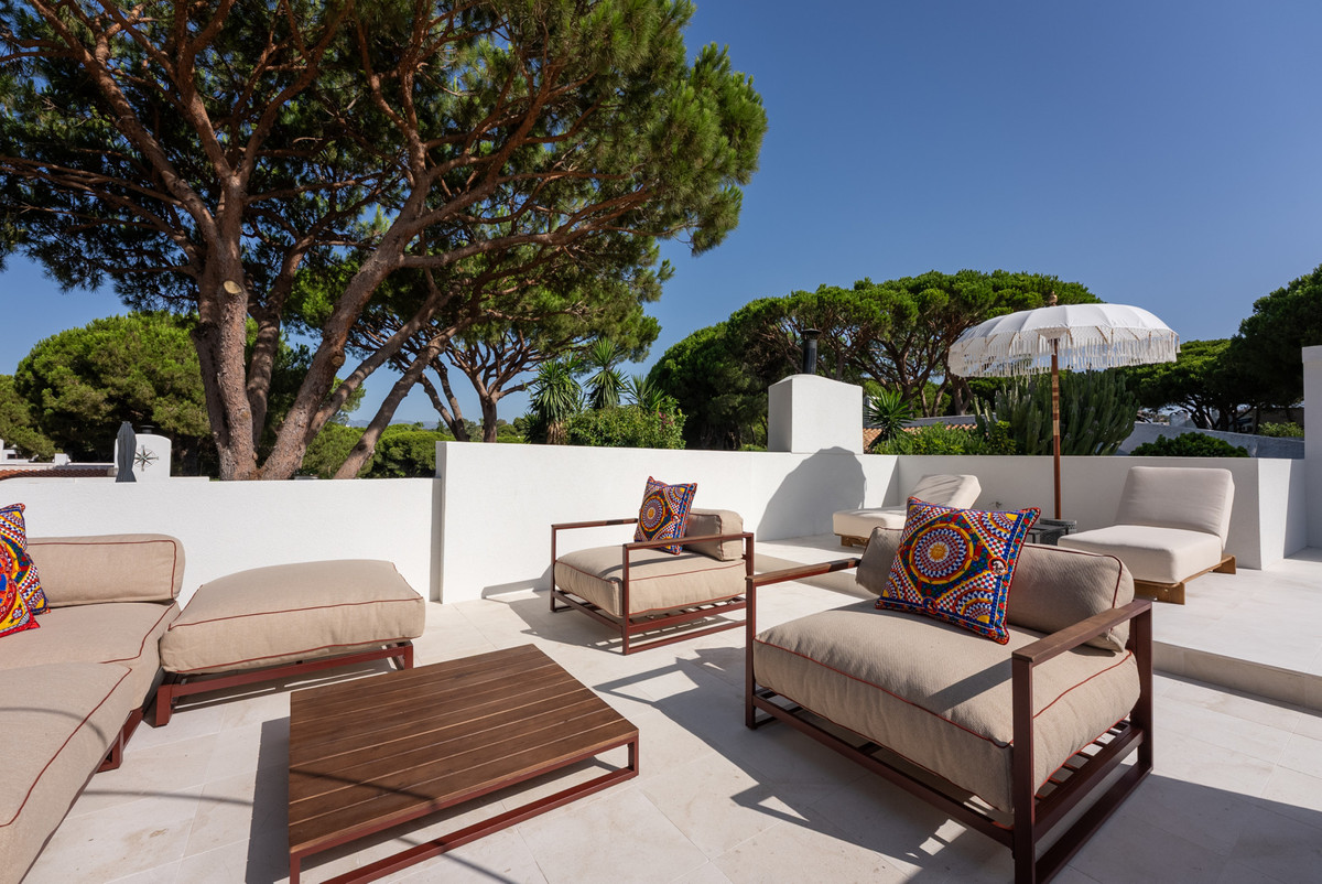4 Bed Townhouse for sale in Calahonda Costa Del Sol, Málaga, Spain