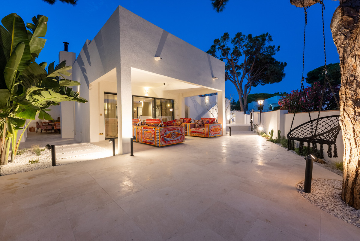 4 Bed Townhouse for sale in Calahonda Costa Del Sol, Málaga, Spain