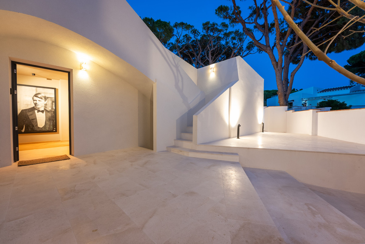 4 Bed Townhouse for sale in Calahonda Costa Del Sol, Málaga, Spain