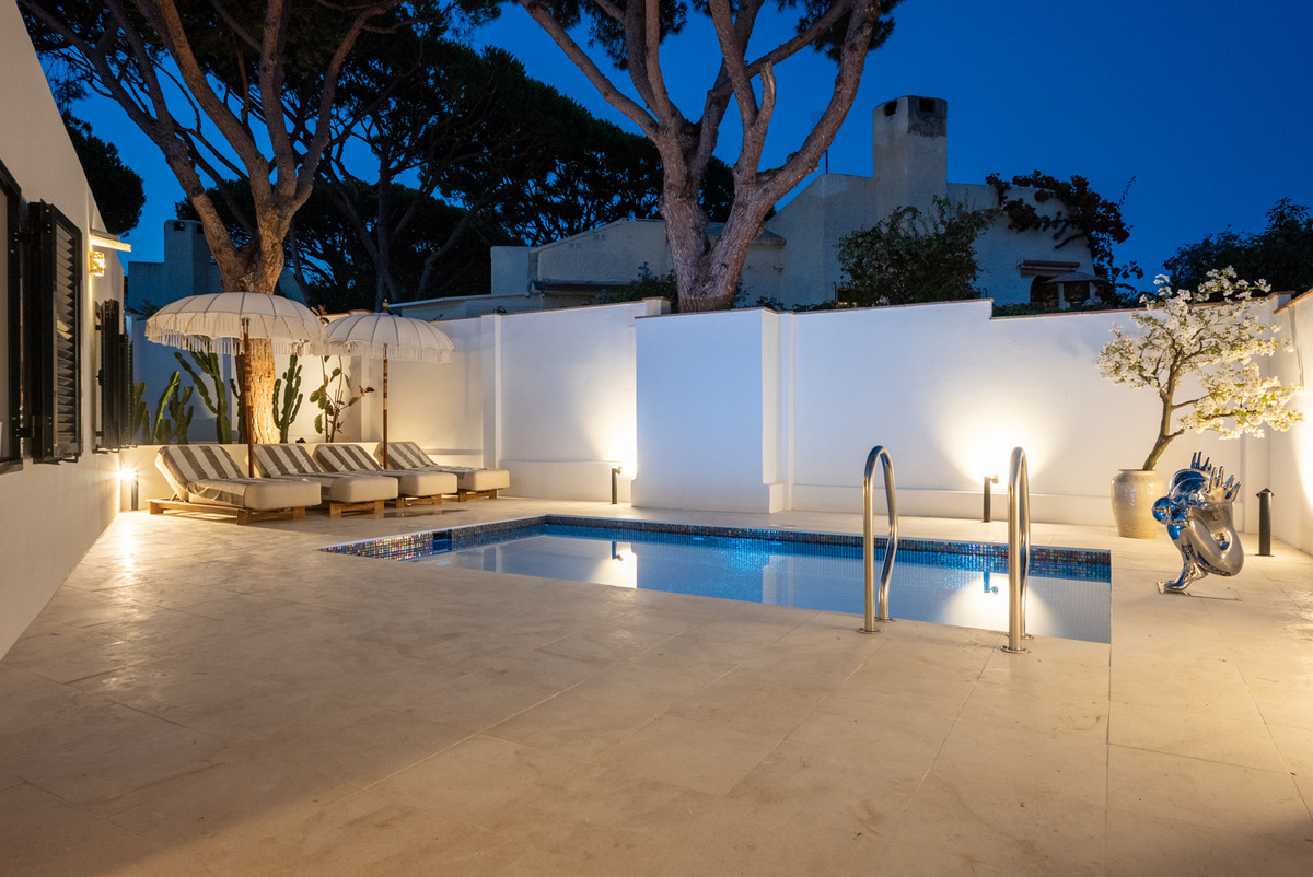 4 Bed Townhouse for sale in Calahonda Costa Del Sol, Málaga, Spain