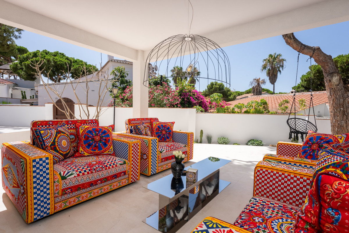 4 Bed Townhouse for sale in Calahonda Costa Del Sol, Málaga, Spain