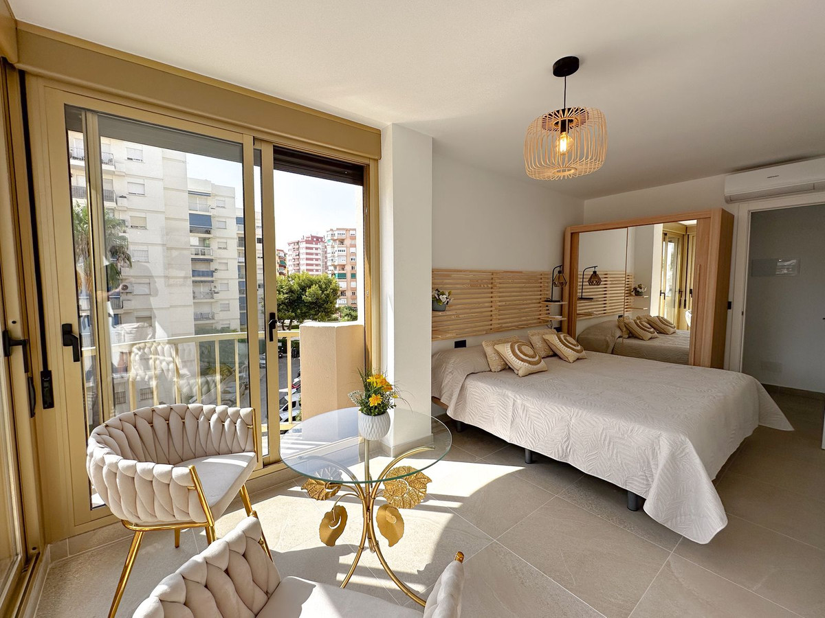 2 Bed Apartment for sale in Fuengirola Costa Del Sol, Málaga, Spain
