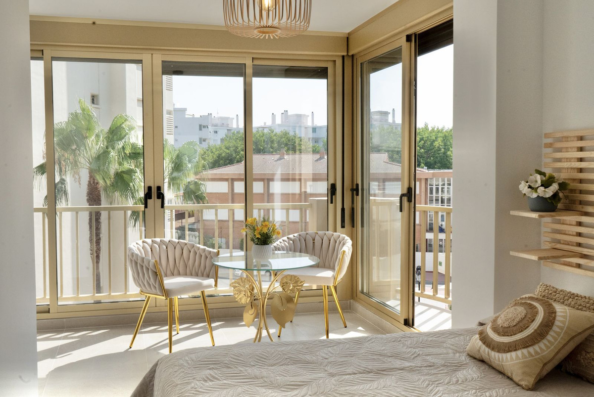 2 Bed Apartment for sale in Fuengirola Costa Del Sol, Málaga, Spain