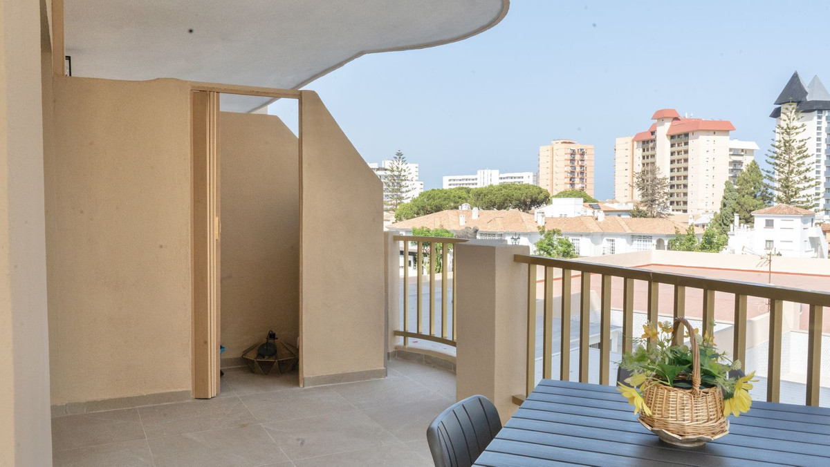 2 Bed Apartment for sale in Fuengirola Costa Del Sol, Málaga, Spain
