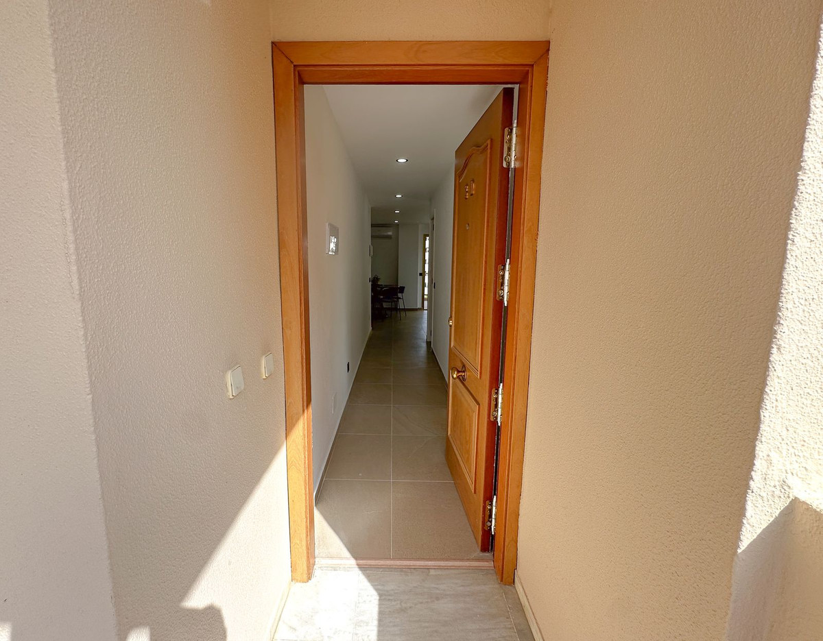 2 Bed Apartment for sale in Fuengirola Costa Del Sol, Málaga, Spain