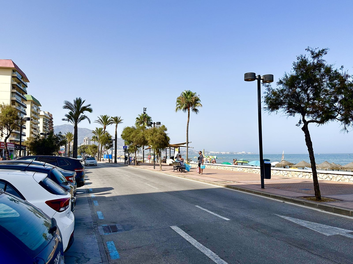2 Bed Apartment for sale in Fuengirola Costa Del Sol, Málaga, Spain