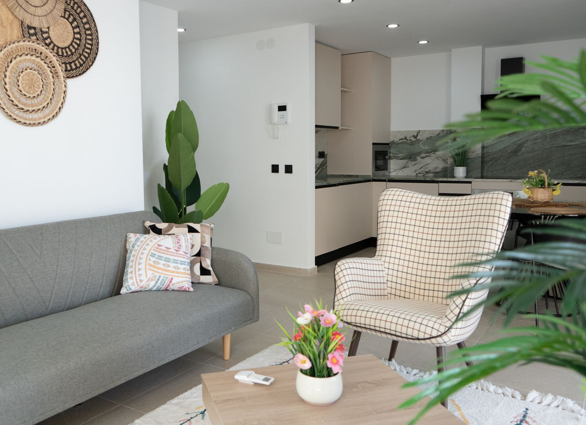 2 Bed Apartment for sale in Fuengirola Costa Del Sol, Málaga, Spain
