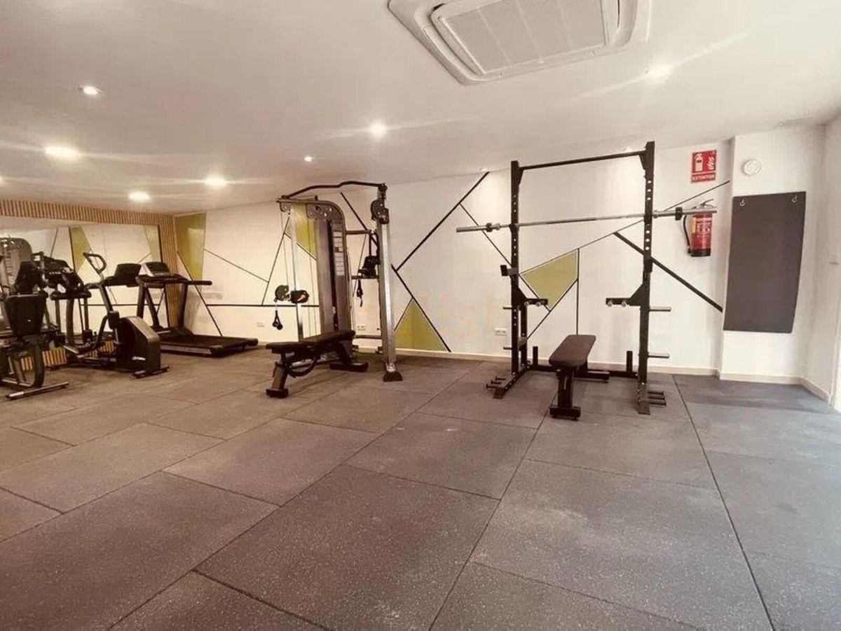3 Bed Apartment for sale in The Golden Mile Costa Del Sol, Málaga, Spain