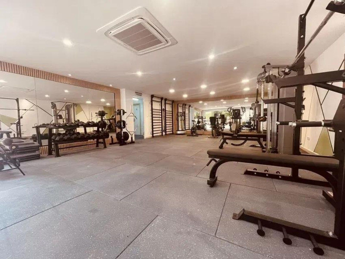 3 Bed Apartment for sale in The Golden Mile Costa Del Sol, Málaga, Spain