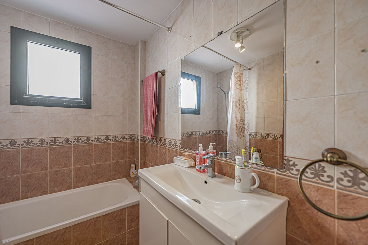 2 Bed Apartment for sale in Marbella Costa Del Sol, Málaga, Spain