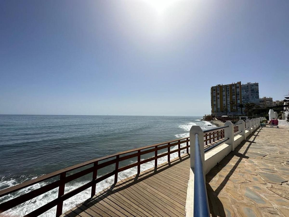 3 Bed Apartment for sale in Calahonda Costa Del Sol, Málaga, Spain