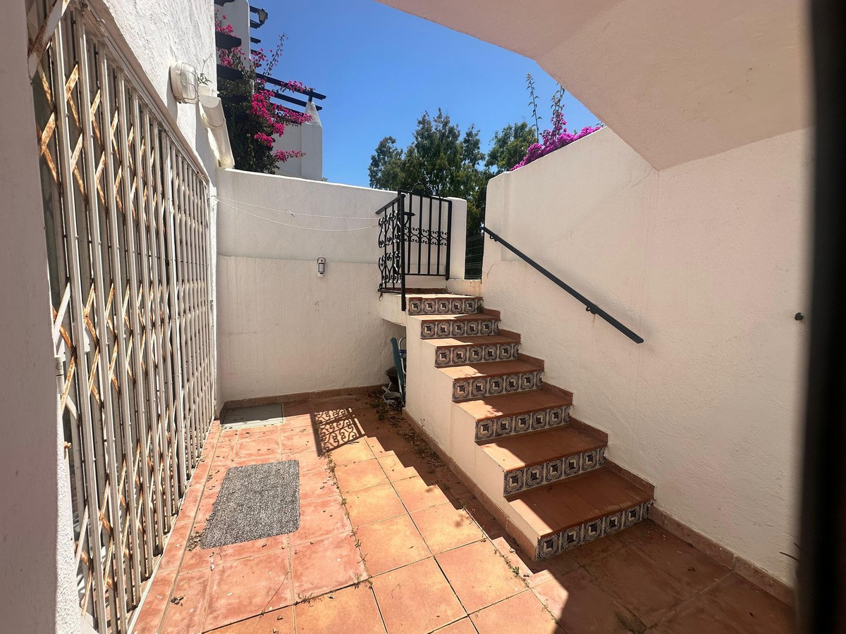 3 Bed Apartment for sale in Calahonda Costa Del Sol, Málaga, Spain