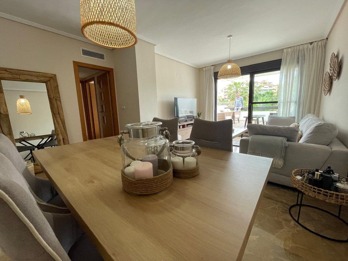 Se vende Apartamento Planta Media de 2 dormitorios en Costa Del Sol, Málaga, España