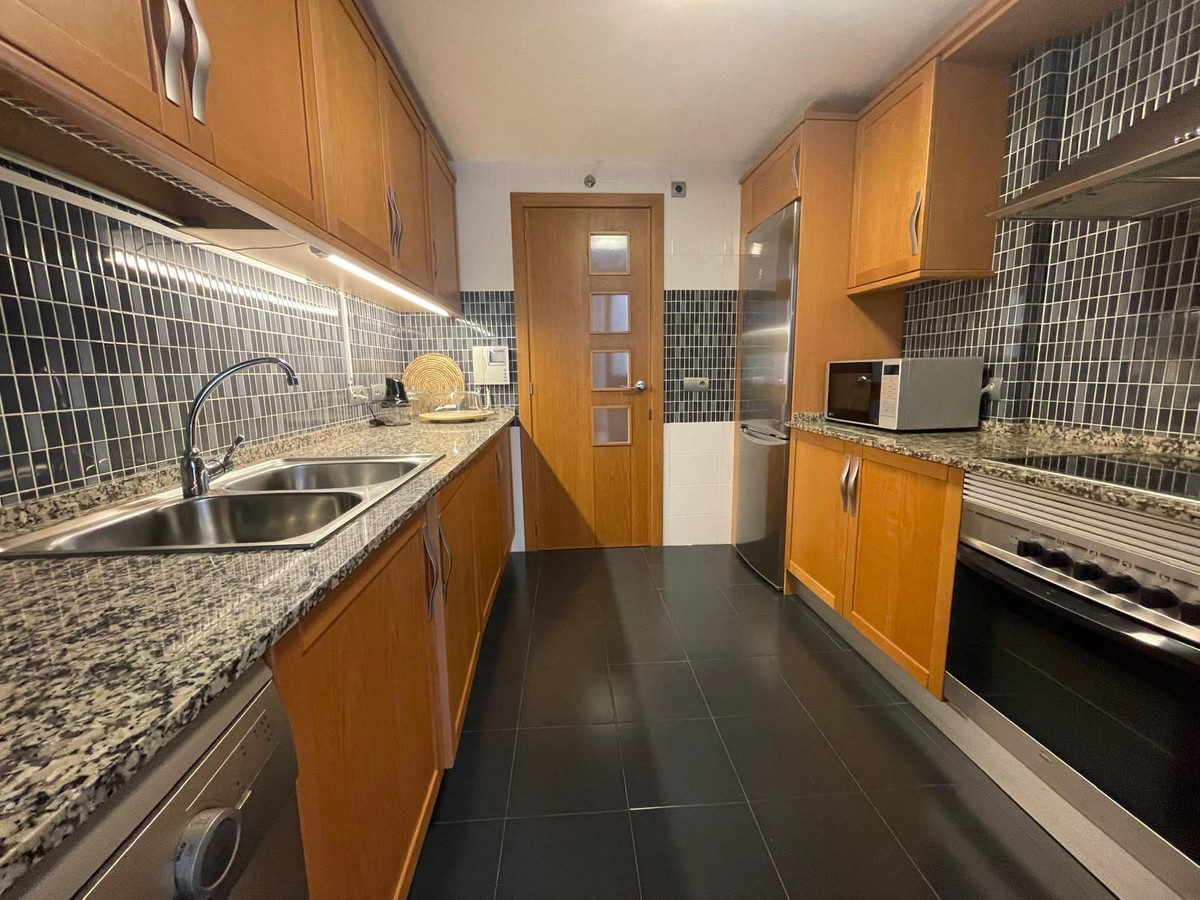Se vende Apartamento Planta Media de 2 dormitorios en Costa Del Sol, Málaga, España