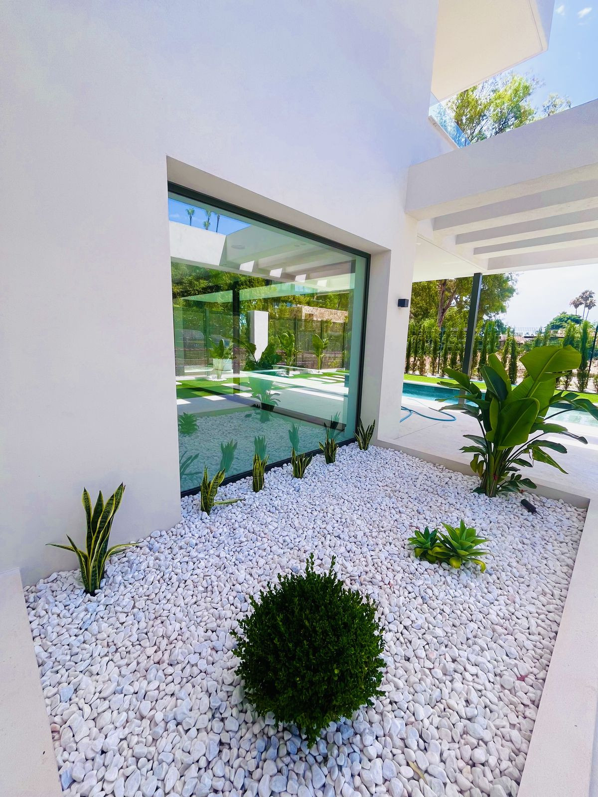 5 Bed Townhouse for sale in Nueva Andalucía Costa Del Sol, Málaga, Spain