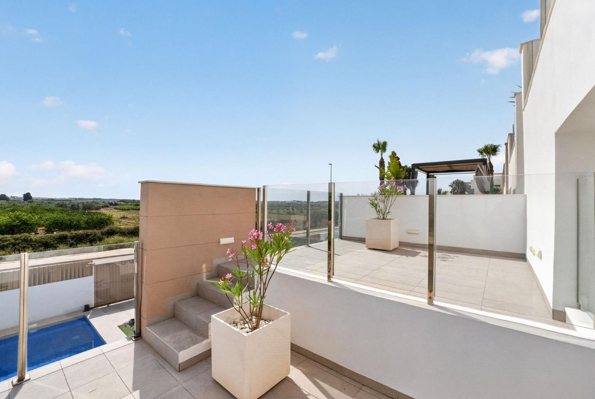 Se vende Villa - Chalet de 3 dormitorios en Costa Blanca, Alicante, España