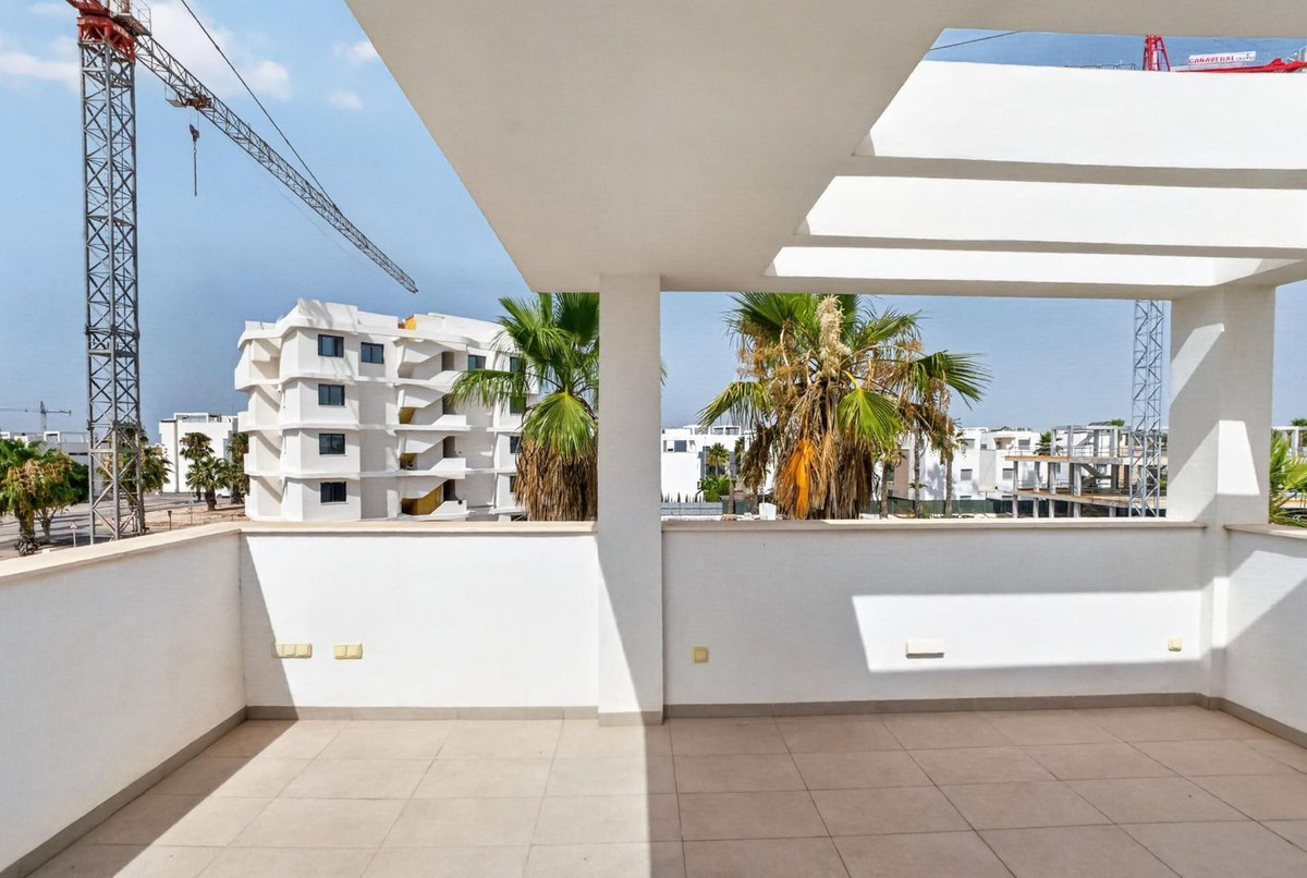 Se vende Villa - Chalet de 3 dormitorios en Costa Blanca, Alicante, España