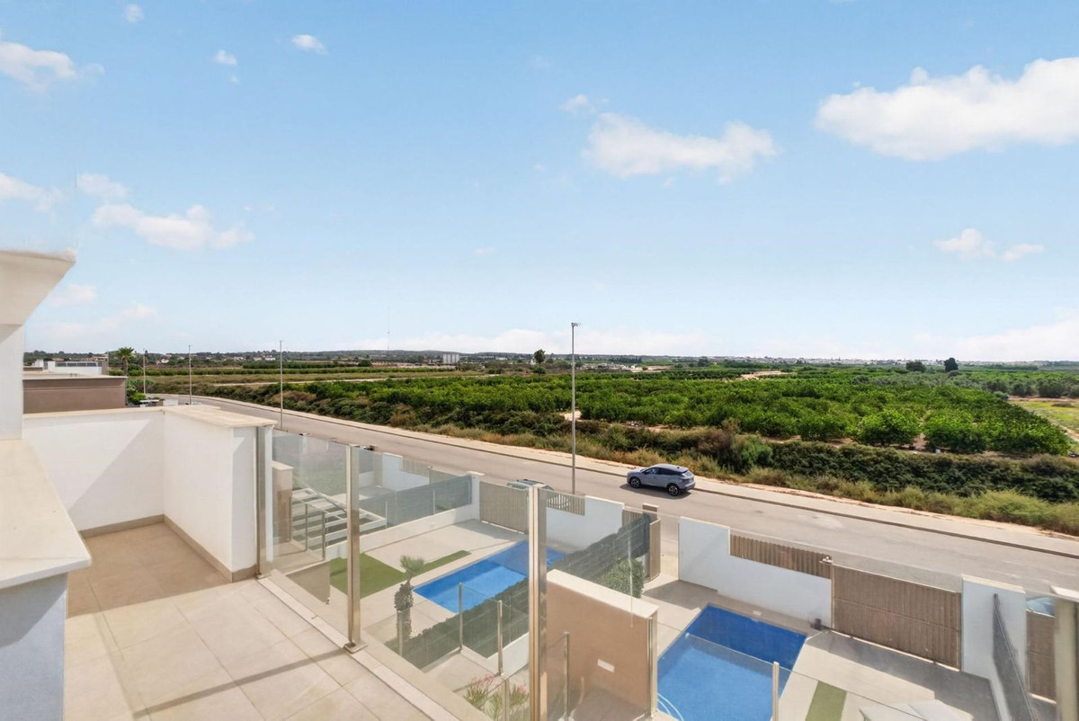 Se vende Villa - Chalet de 3 dormitorios en Costa Blanca, Alicante, España