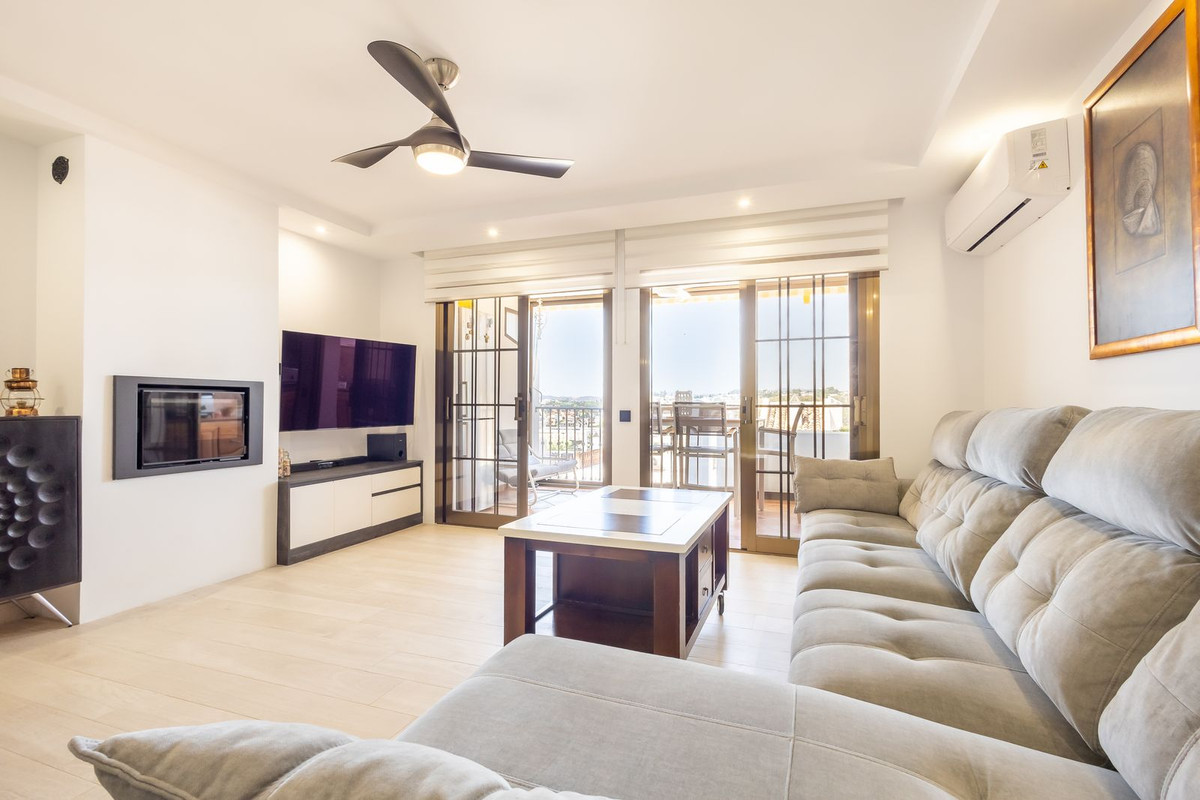 3 Bed Apartment for sale in Fuengirola Costa Del Sol, Málaga, Spain
