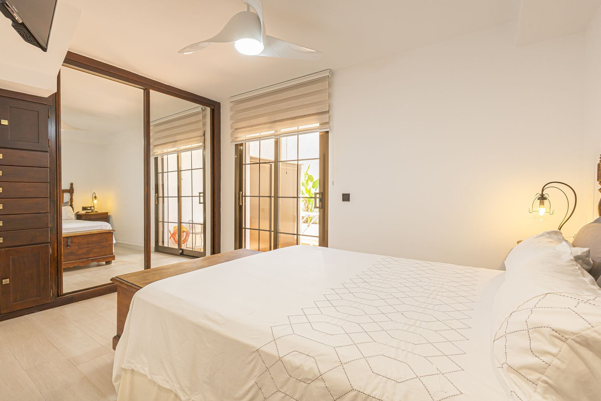 3 Bed Apartment for sale in Fuengirola Costa Del Sol, Málaga, Spain