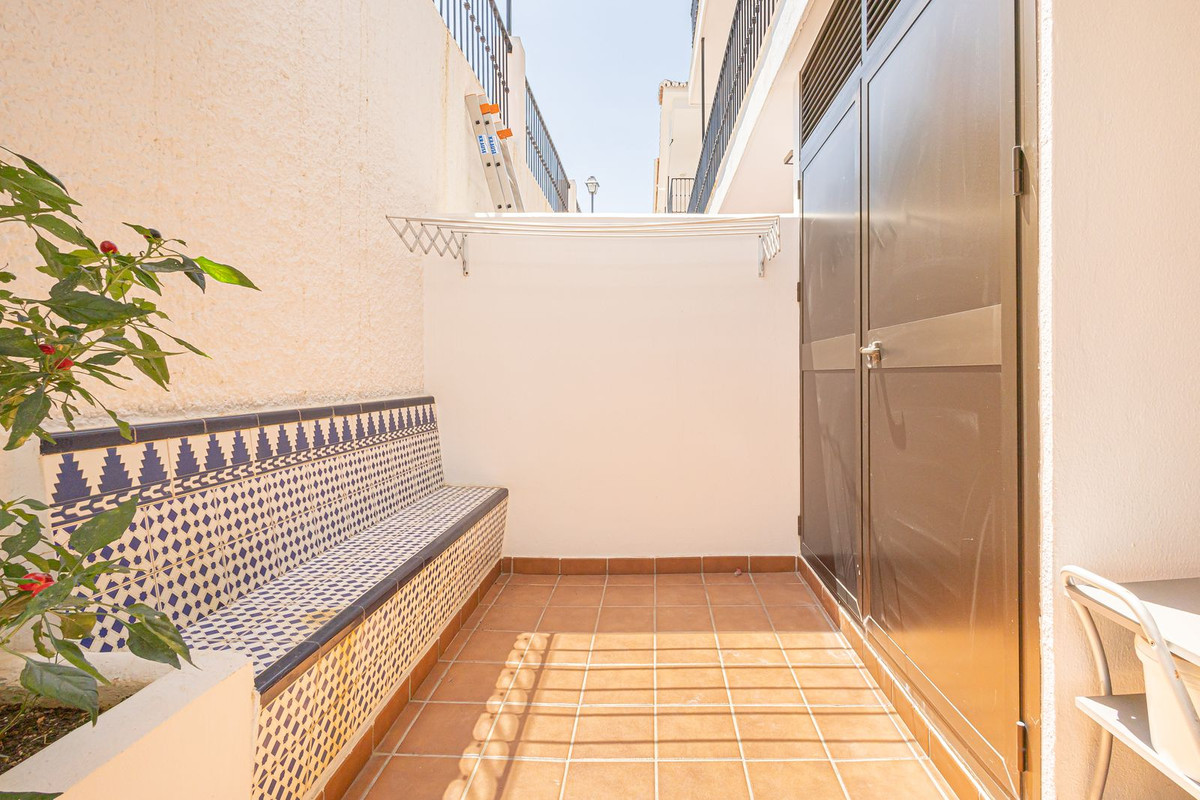 3 Bed Apartment for sale in Fuengirola Costa Del Sol, Málaga, Spain