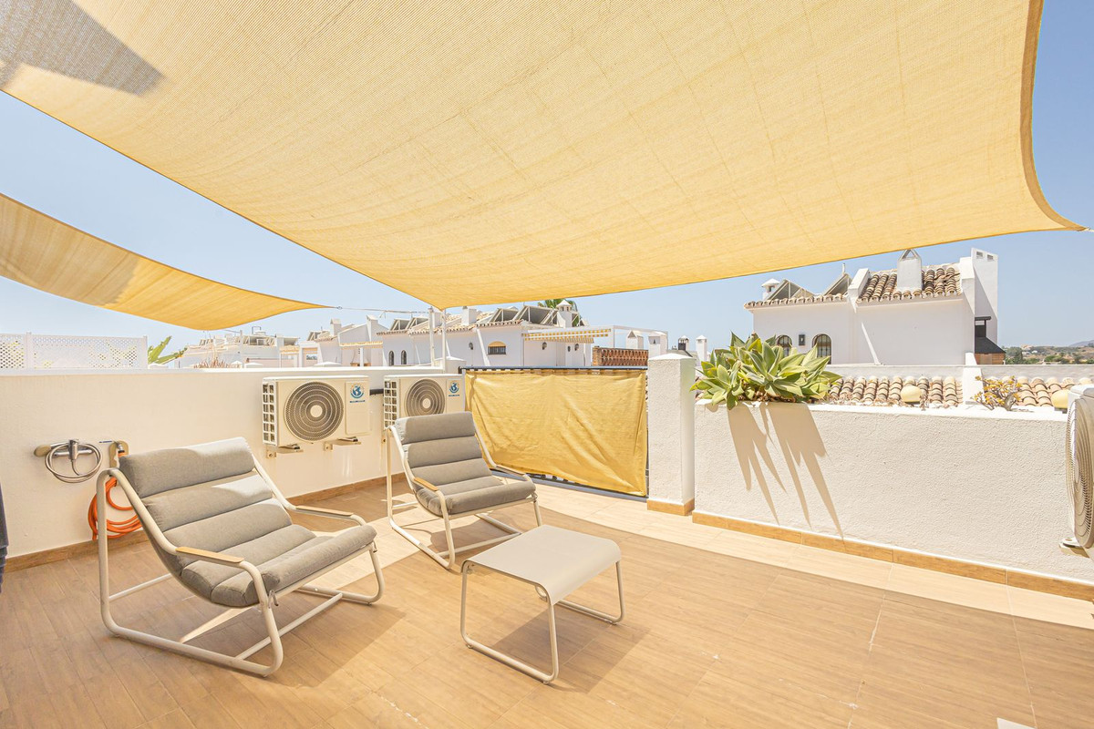 3 Bed Apartment for sale in Fuengirola Costa Del Sol, Málaga, Spain