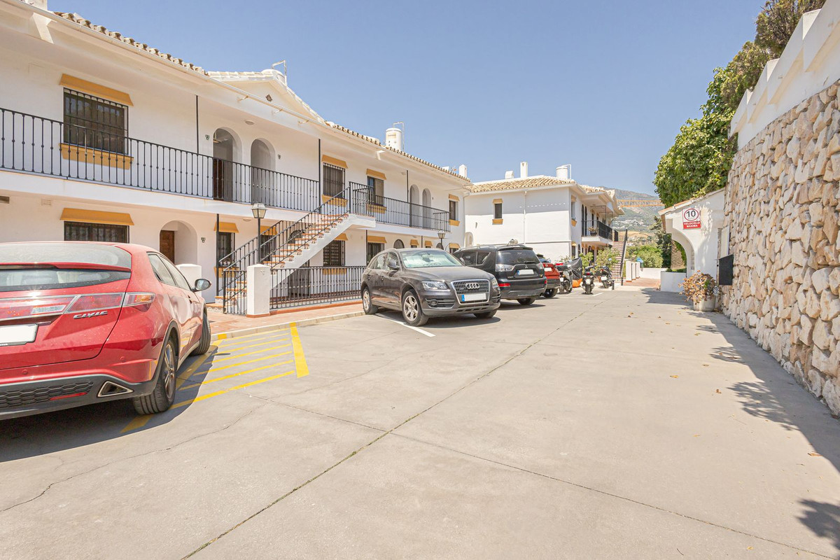 3 Bed Apartment for sale in Fuengirola Costa Del Sol, Málaga, Spain