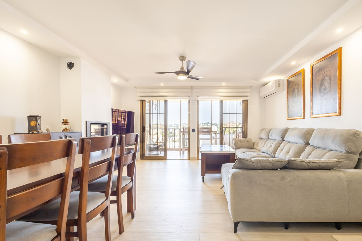 3 Bed Apartment for sale in Fuengirola Costa Del Sol, Málaga, Spain