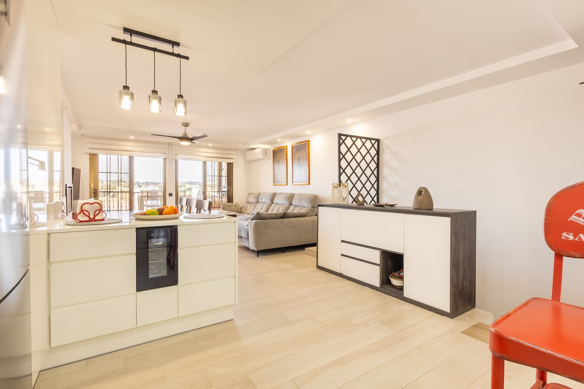 3 Bed Apartment for sale in Fuengirola Costa Del Sol, Málaga, Spain