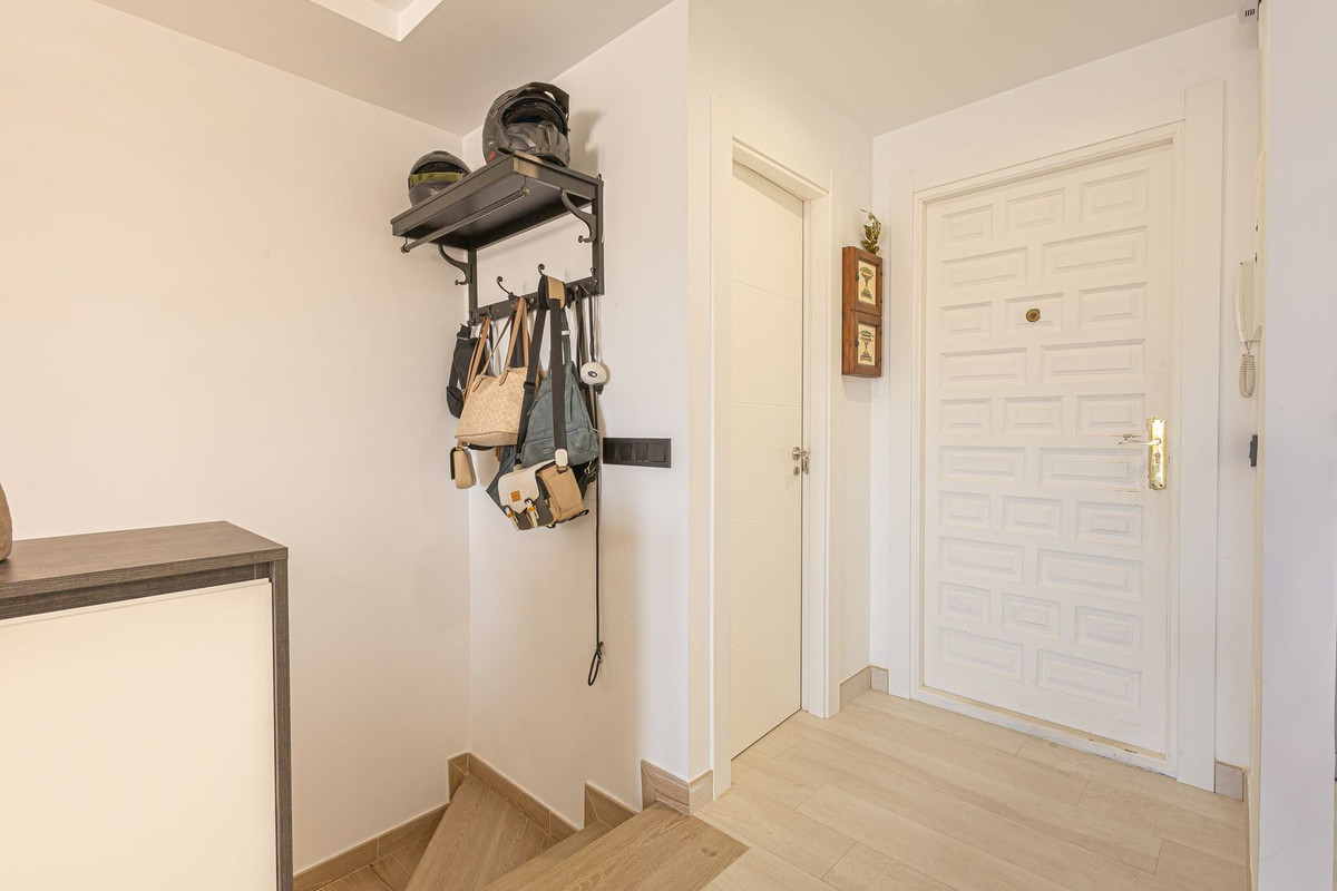 3 Bed Apartment for sale in Fuengirola Costa Del Sol, Málaga, Spain