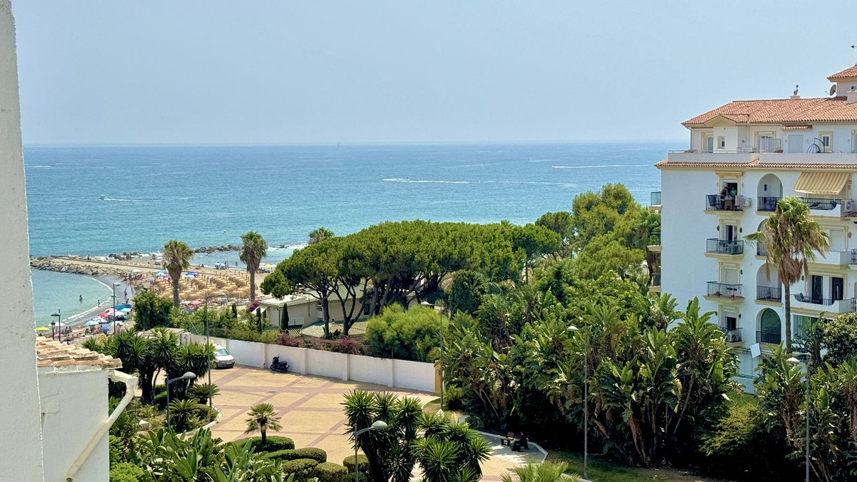 2 Bed Apartment for sale in Puerto Banús Costa Del Sol, Málaga, Spain