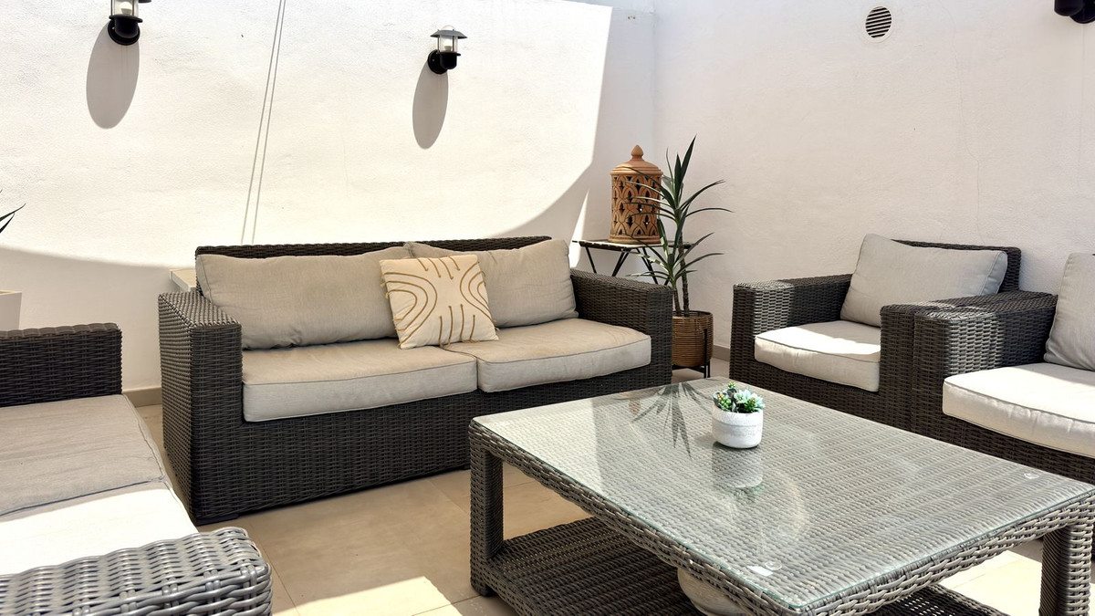 2 Bed Apartment for sale in Puerto Banús Costa Del Sol, Málaga, Spain