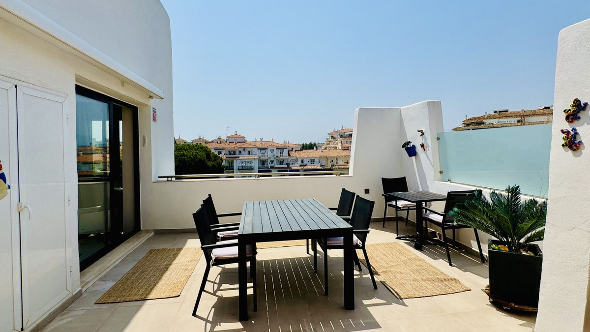 2 Bed Apartment for sale in Puerto Banús Costa Del Sol, Málaga, Spain