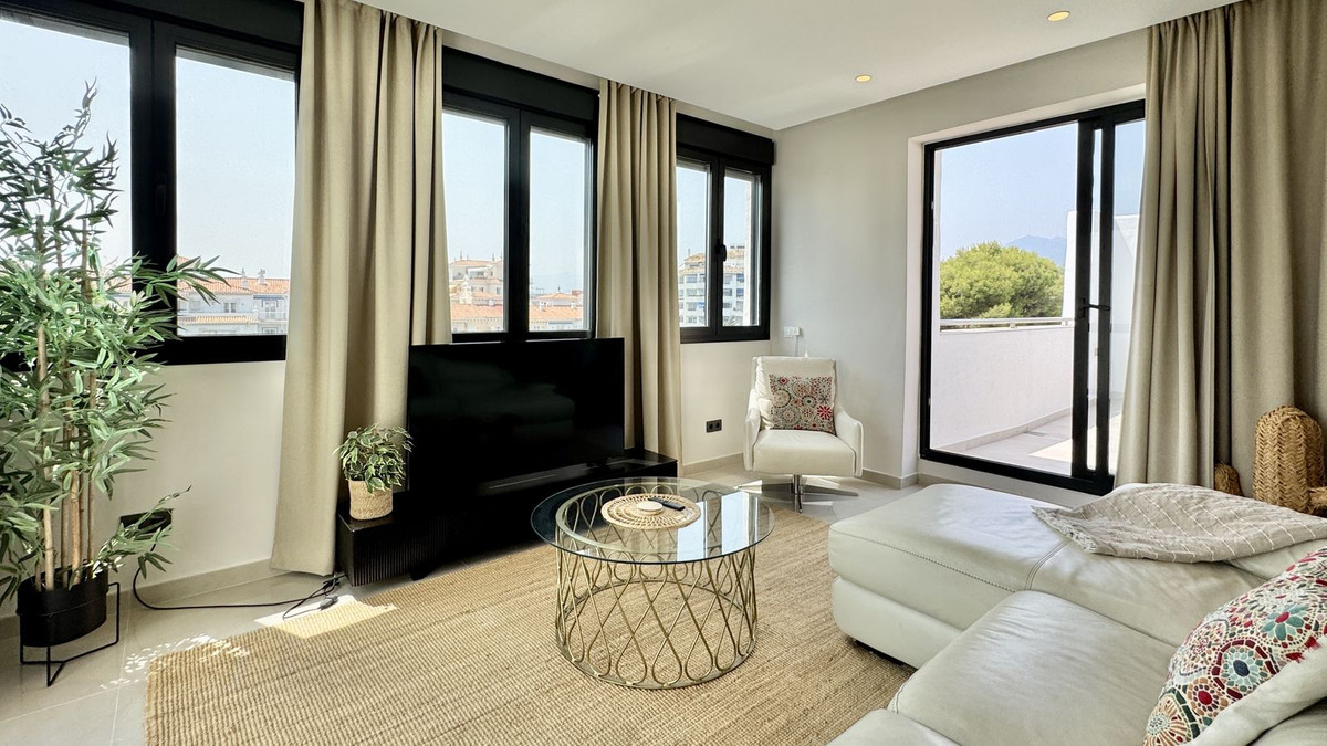 2 Bed Apartment for sale in Puerto Banús Costa Del Sol, Málaga, Spain